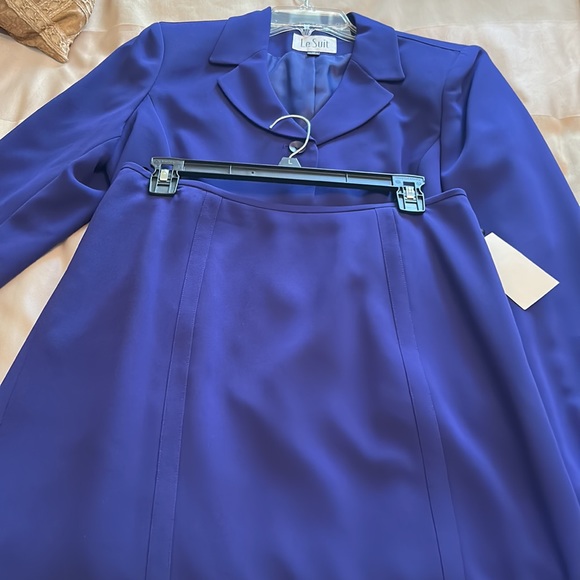 Suit - Picture 7 of 12